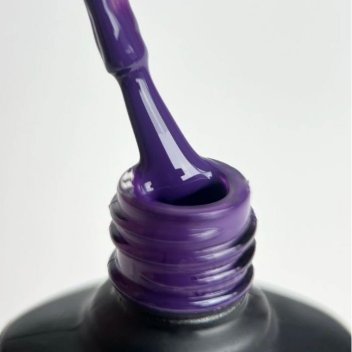 smalto viola unghie
