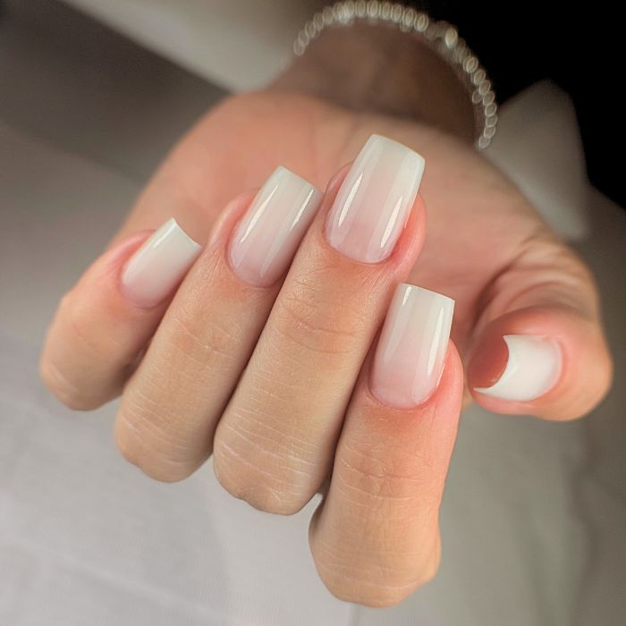 unghie con builder gel nude